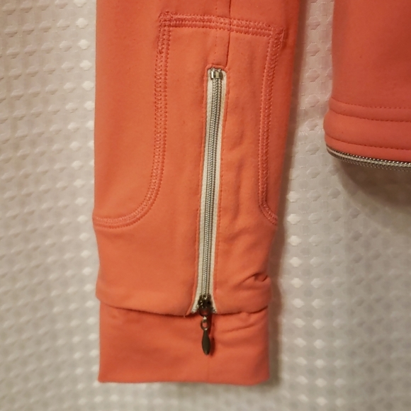 Titika warm up jacket - Picture 4 of 4